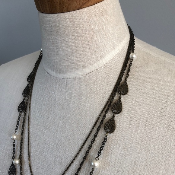 The Limited 3-Strand Pearl Necklace - Picture 2 of 3